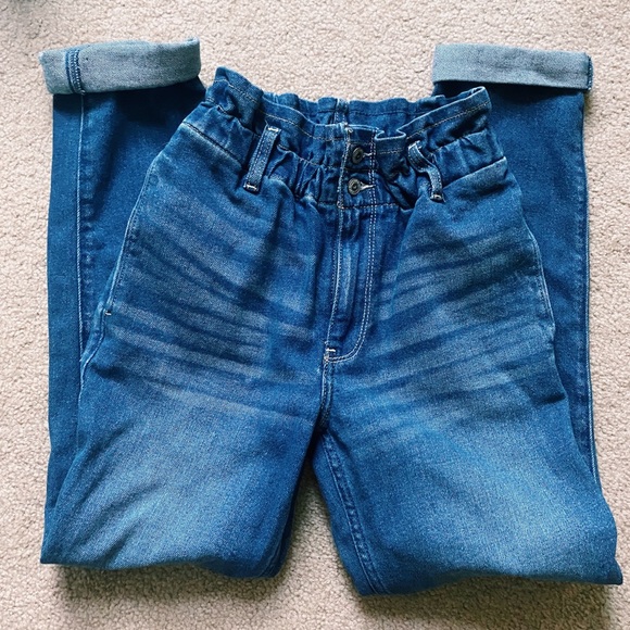 Hollister Denim - hollister high rise mom jeans 🐋